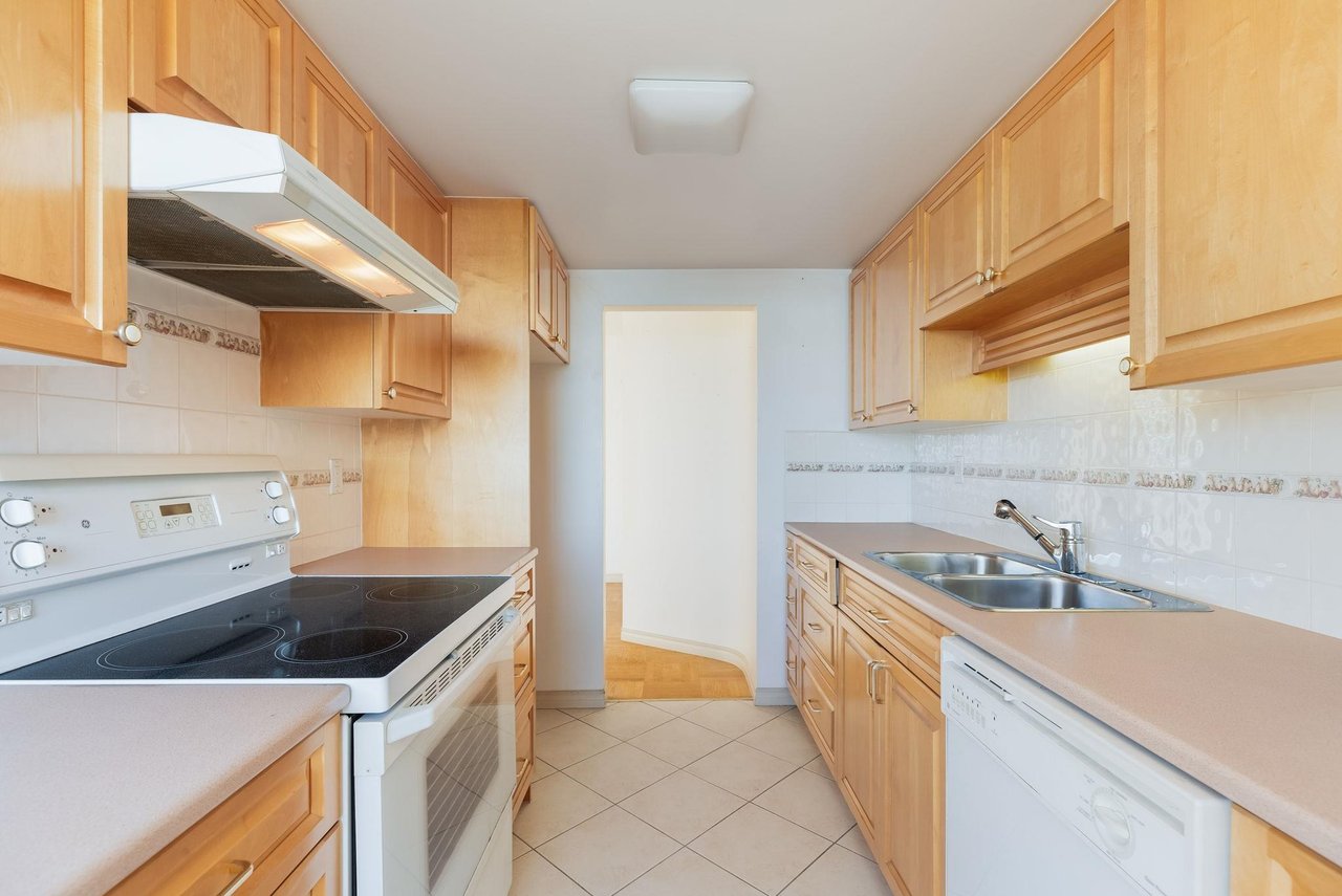402-1835 Morton Ave