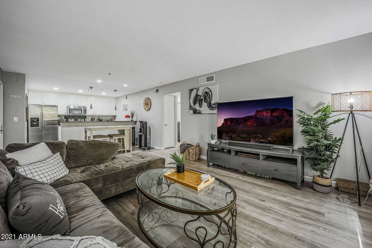 4704 E Paradise Village N Parkway Unit 228