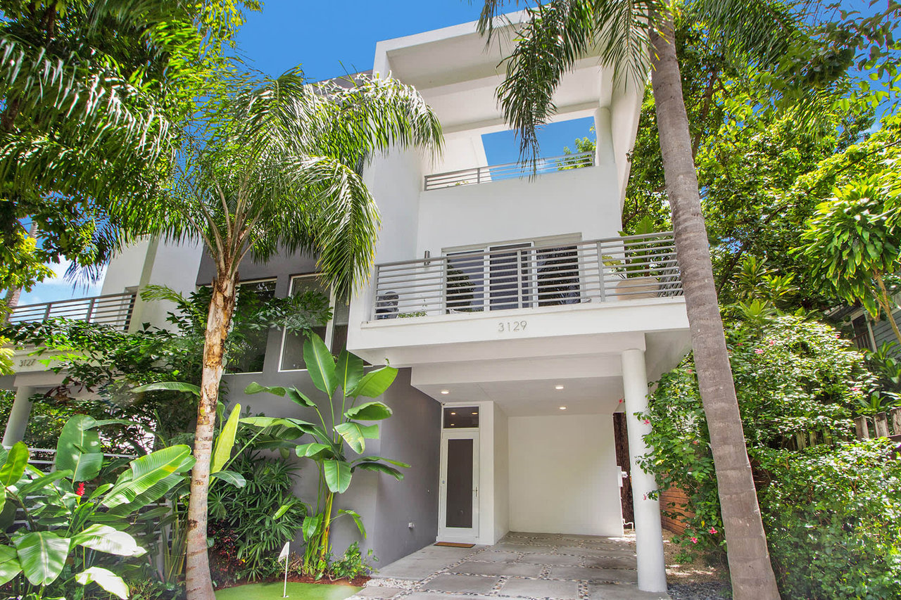 Contemporary Coconut Grove Townhouse