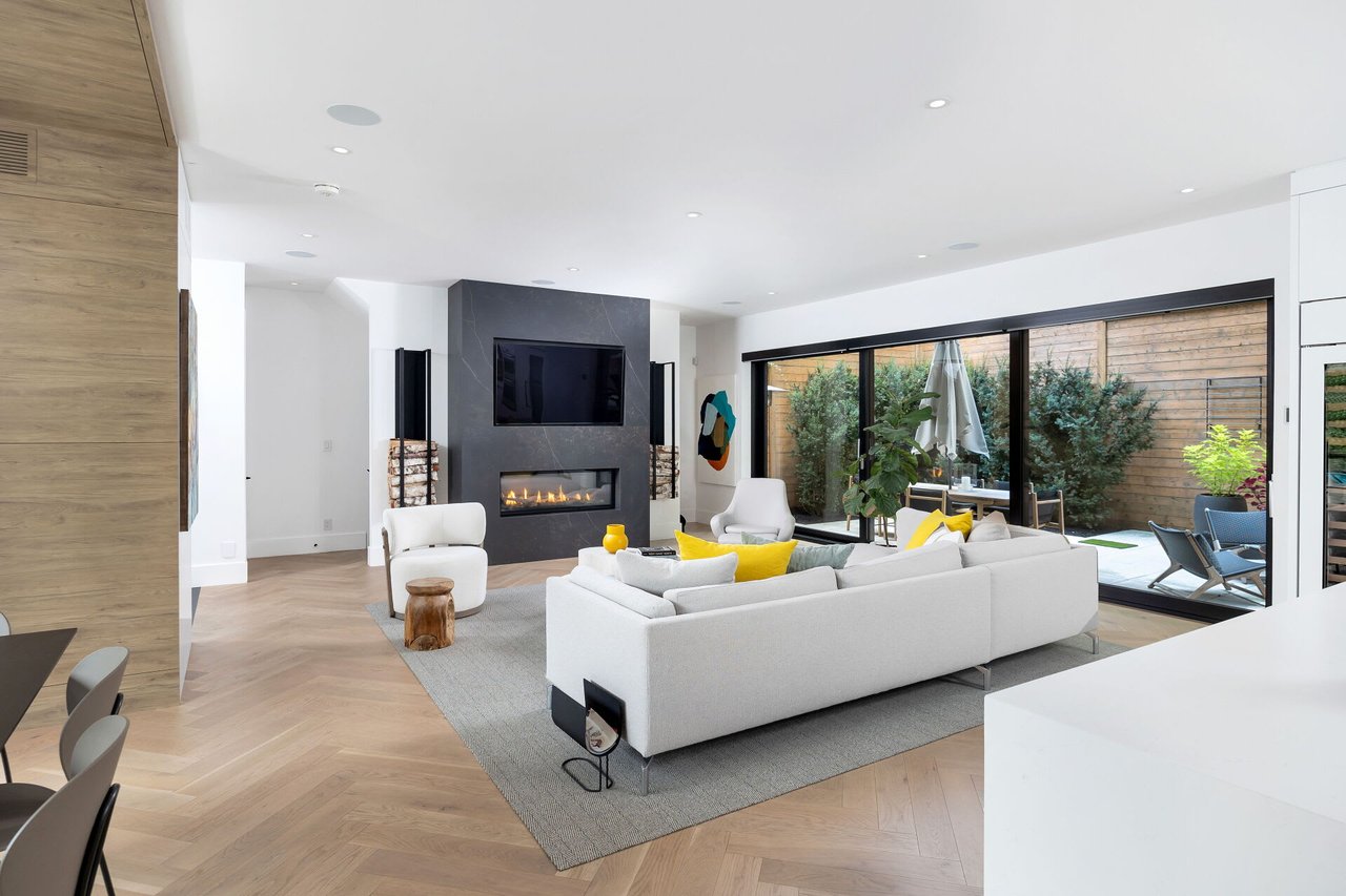 Ellis Park - High Park Contemporary Home