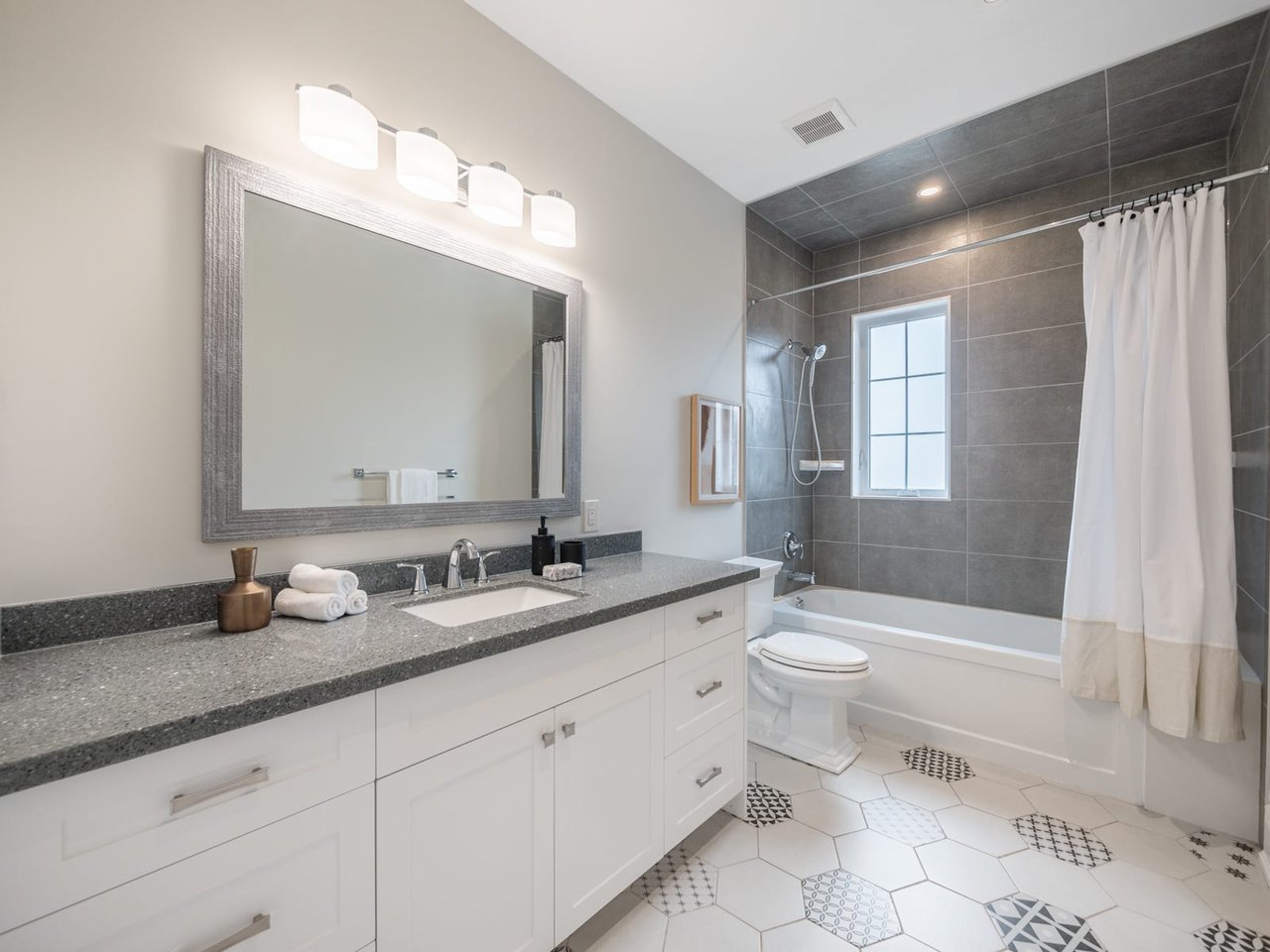 32 Ilfracombe Cres