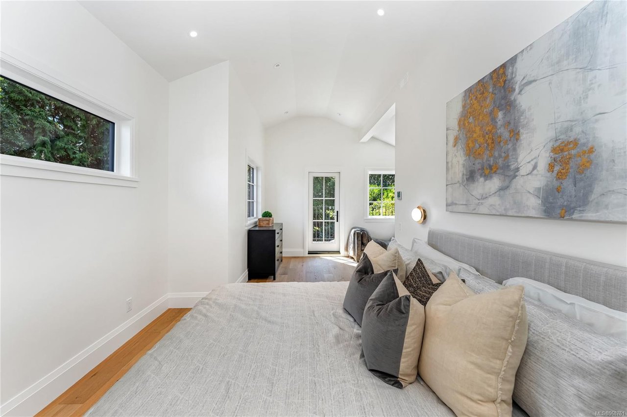 736 Falkland Rd, Oak Bay