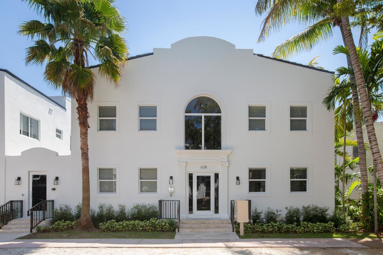 624 Santander Ave