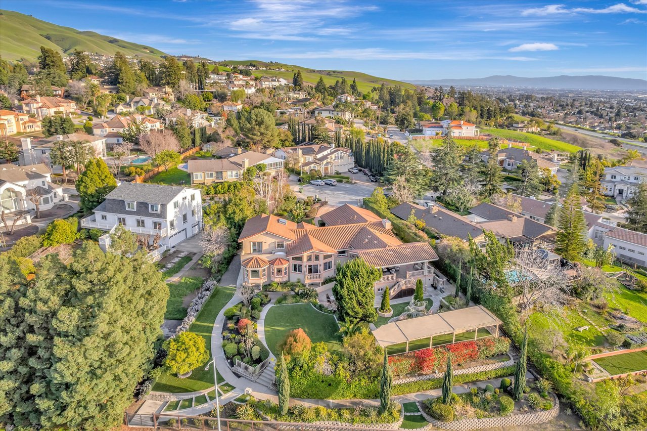 Spectacular Weibel  Residence in Fremont