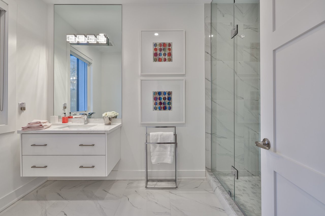 SOLD: Premium Corner Locale