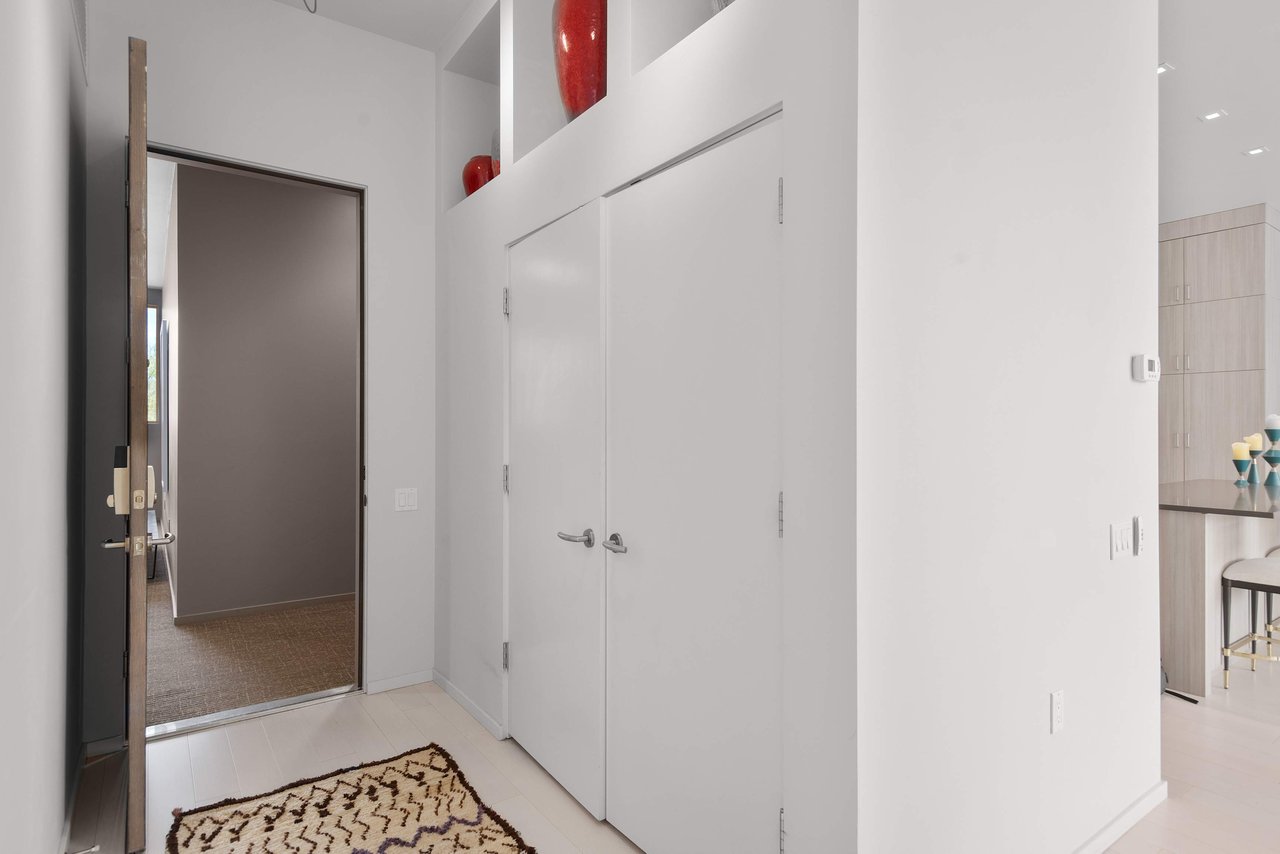 Stunning Top floor Park Modern Condo in Basalt 