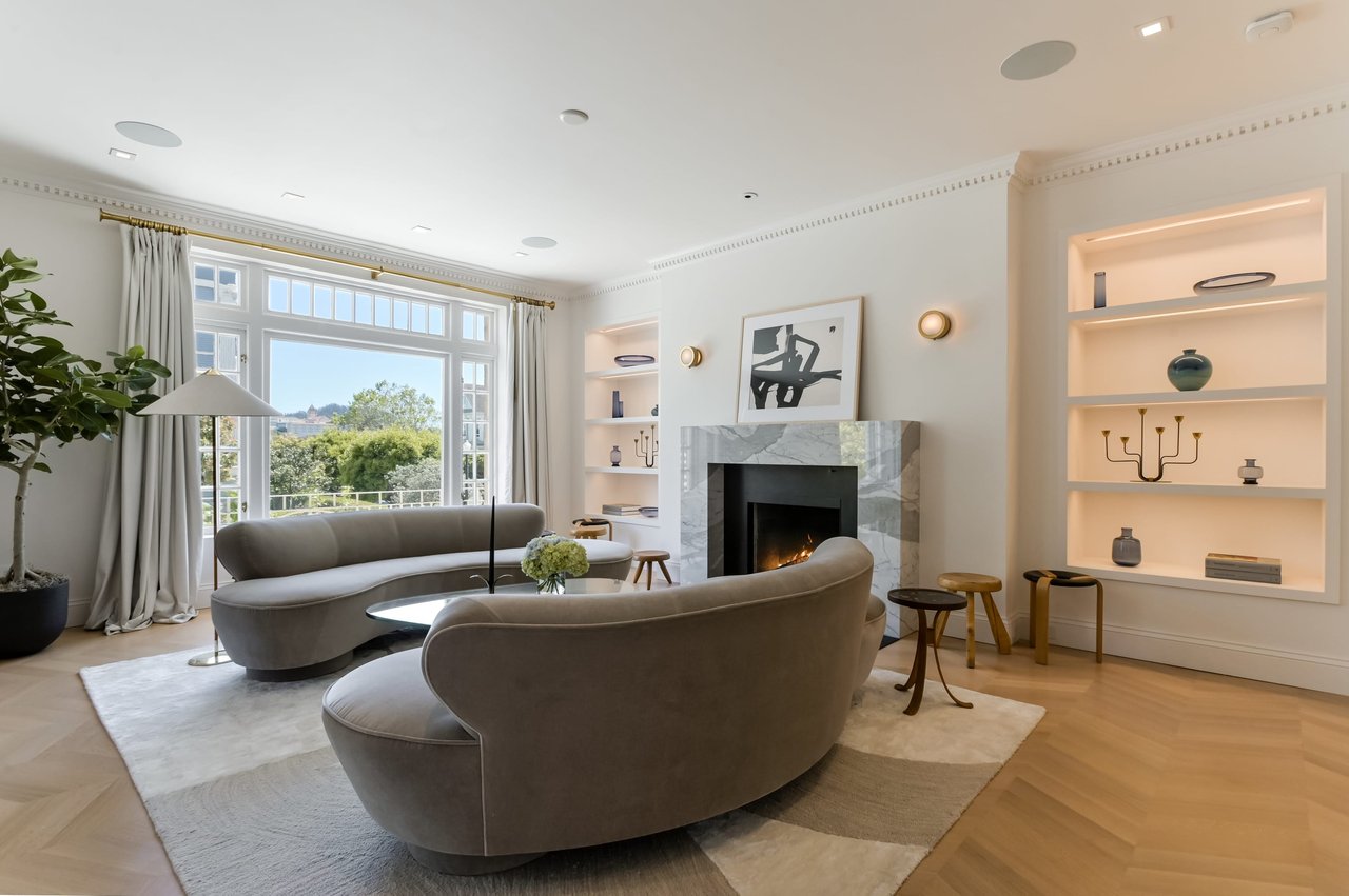 Incomparable Light and Elegance