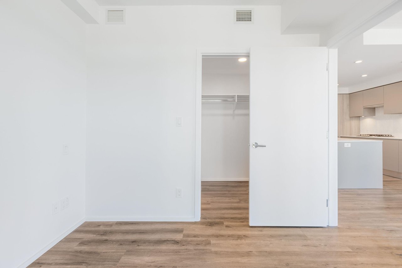 1210-3809 Evergreen Pl