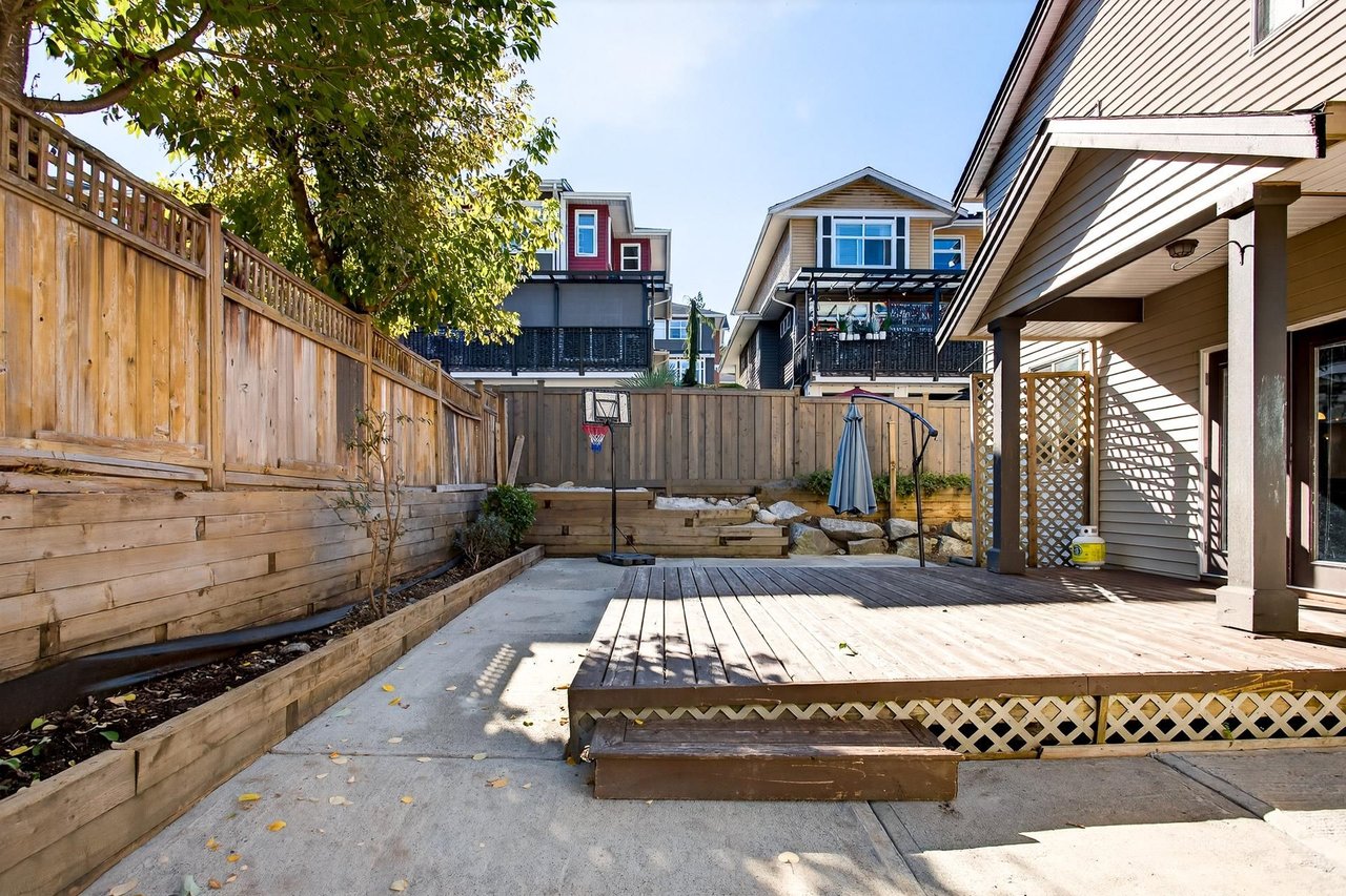 1118-11497 236 St