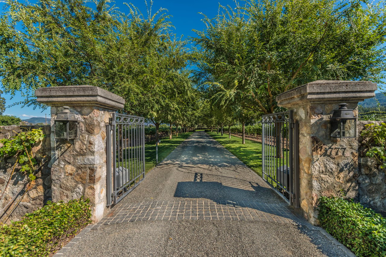 Inglewood Avenue, St. Helena