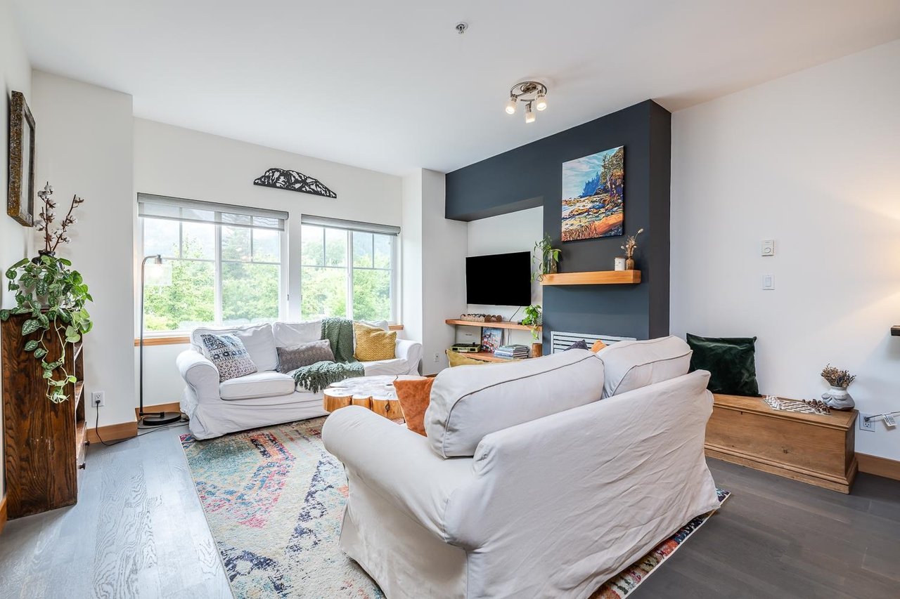 30-1800 Mamquam Rd