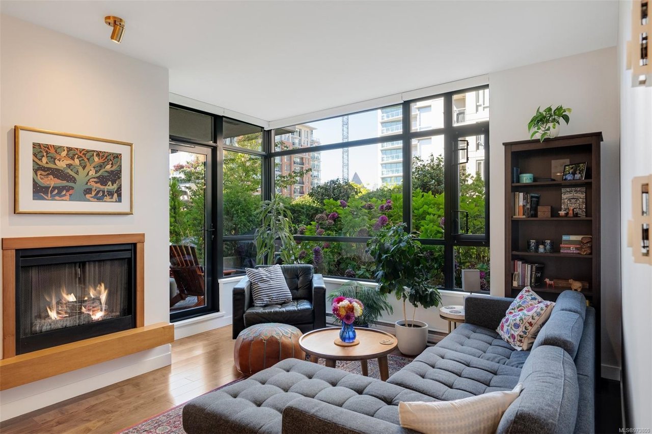 201-788 Humboldt St