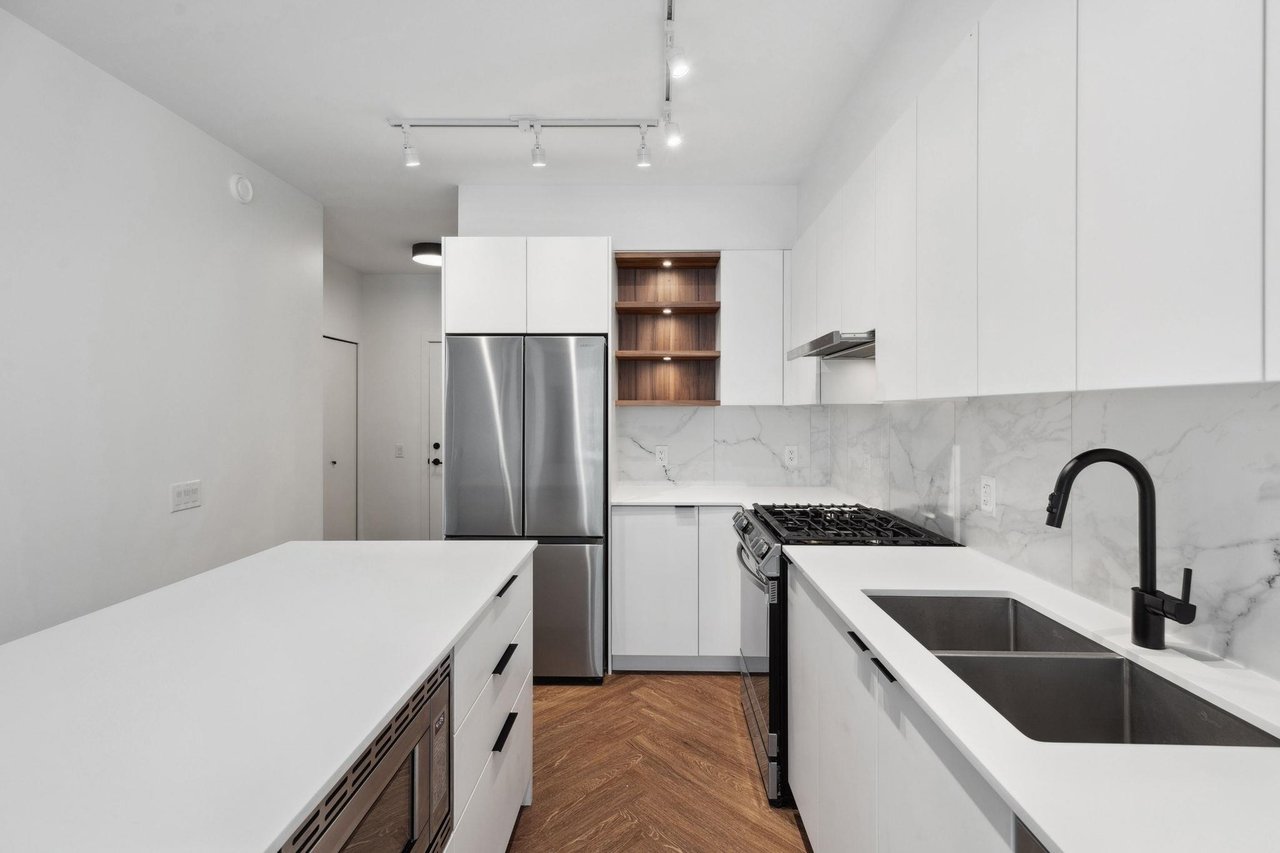 223-3229 St Johns St