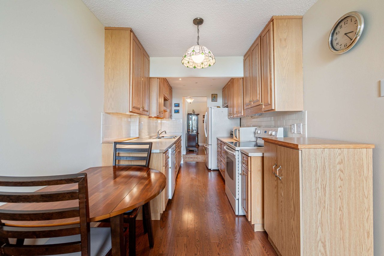 820 Burnhamthorpe Road #702