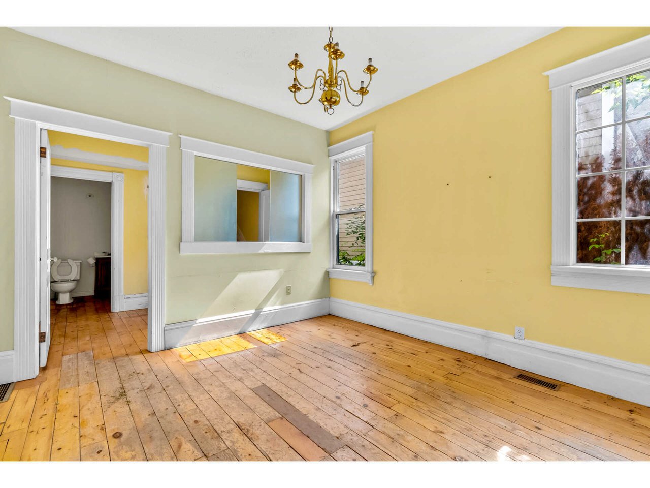 131 Chisholm St