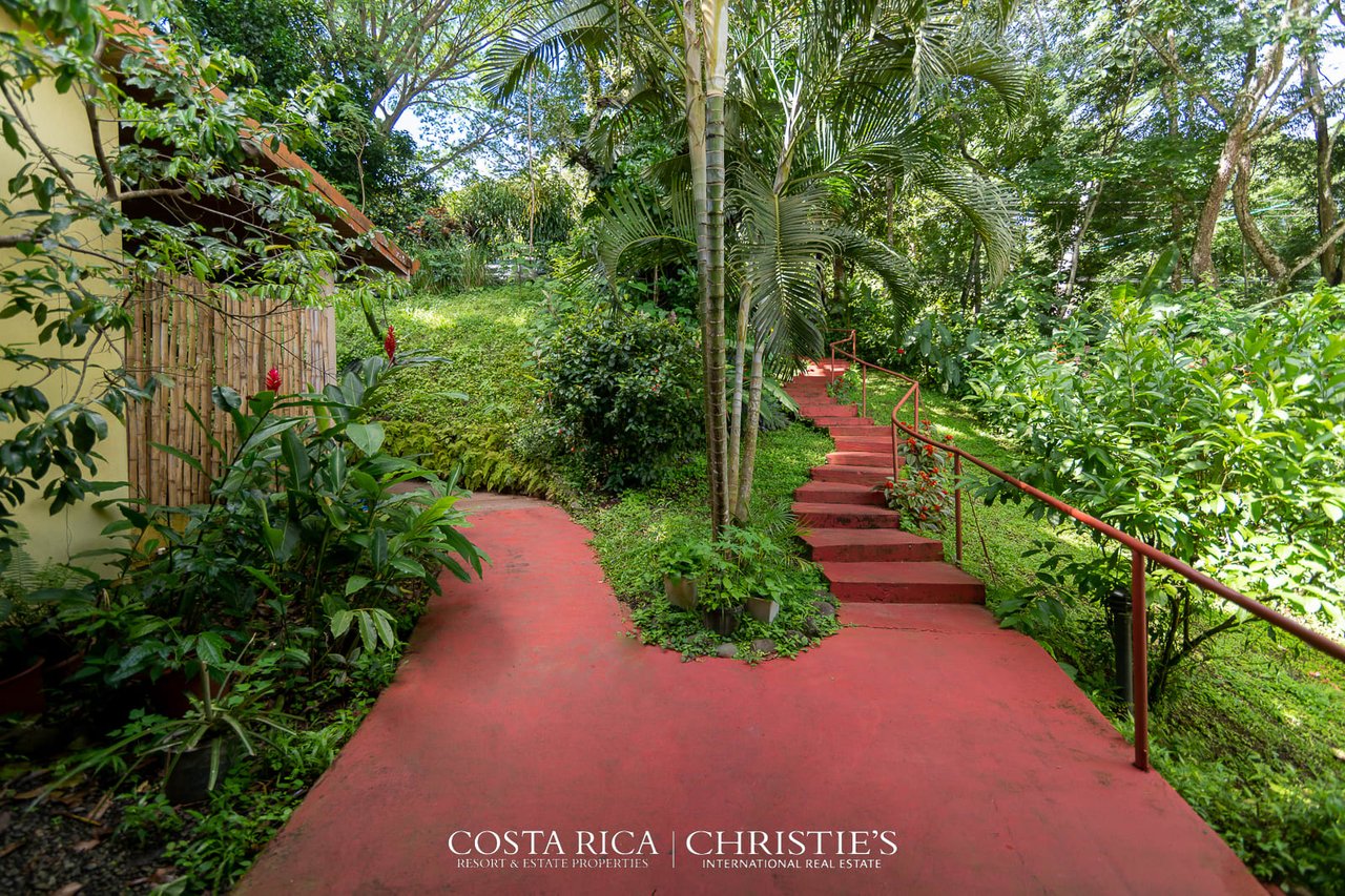 Eco-retreat and Wellness Center Amatierra