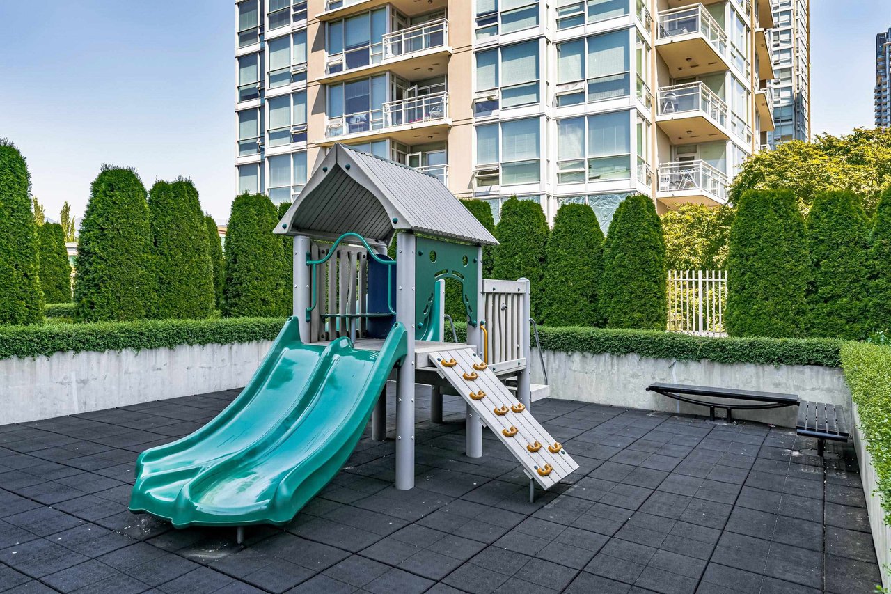 303-2955 Atlantic Avenue, Coquitlam