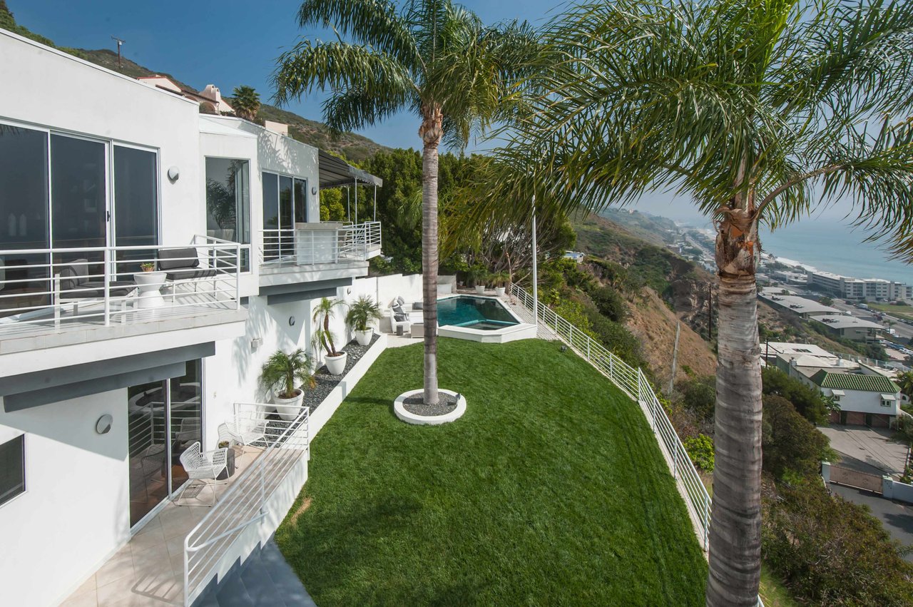 3952 Ridgemont Drive