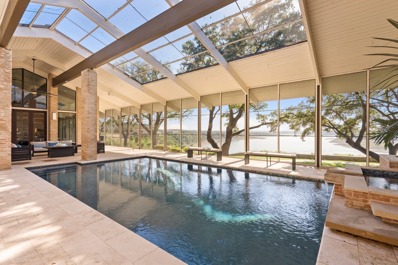The Iconic 007 Bond Retreat