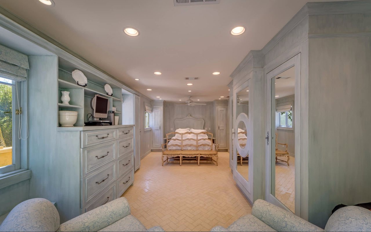 Absolutely Stunning Jewel Estate  - SOLD