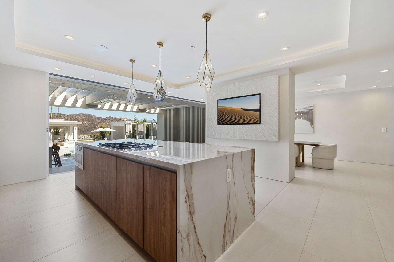 The Apex HH | 7115 Macapa Drive
