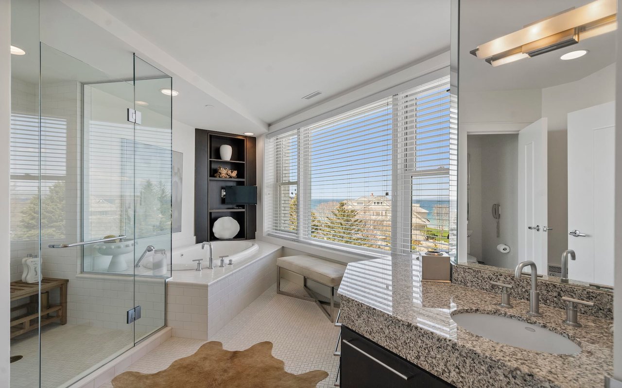 4200 Main Street 25