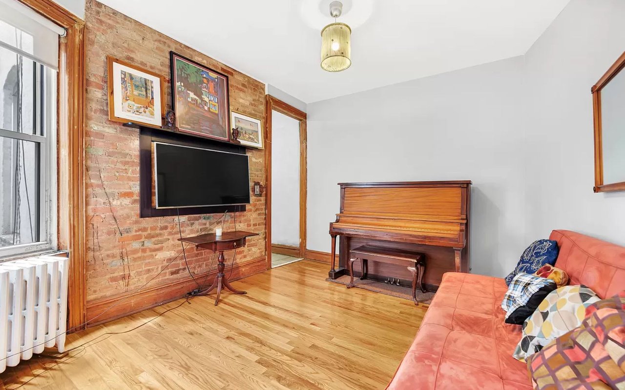 125 E 4th Street Unit: 9