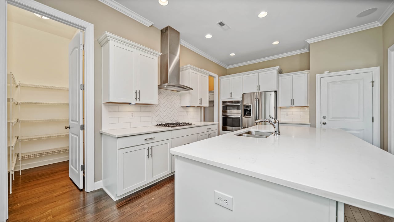 MADISON CITY SCHOOLS! 5BR/4BA house with LOTS of room to enjoy! 
