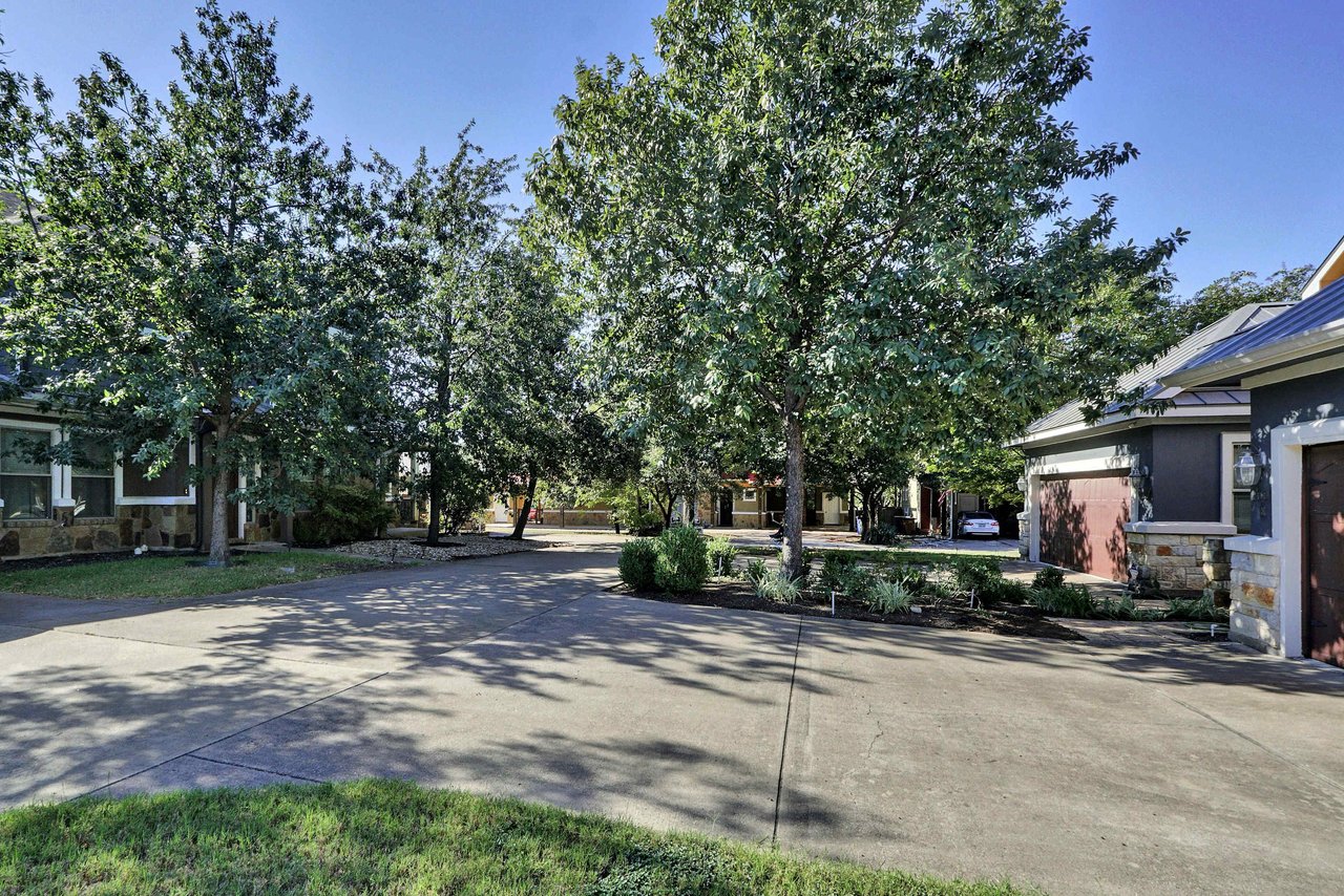 Modern Crestview Two-story Home: Updated Primary Bath, New Roof – Investor Friendly!