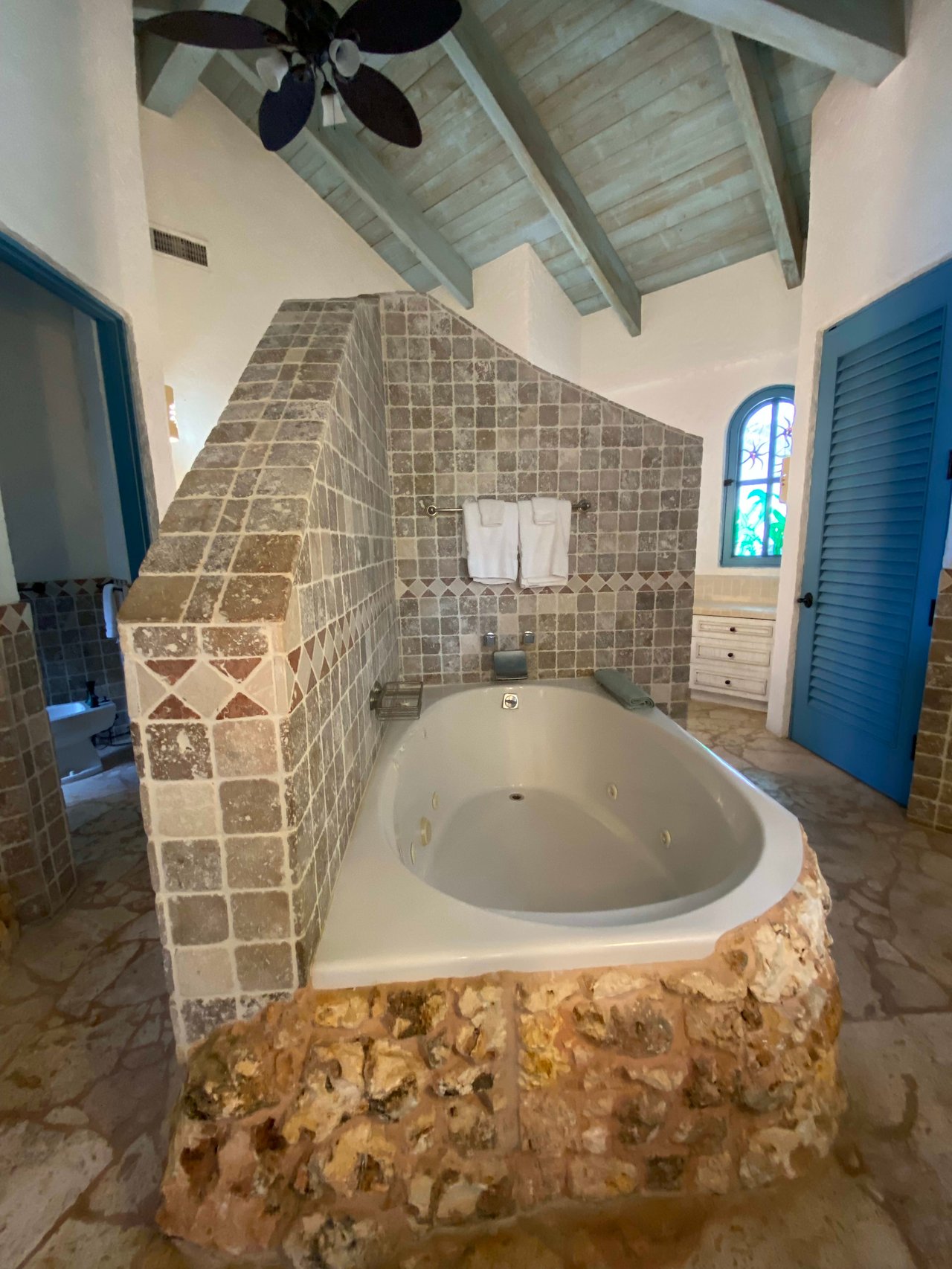 CLIFF HOUSE VILLA