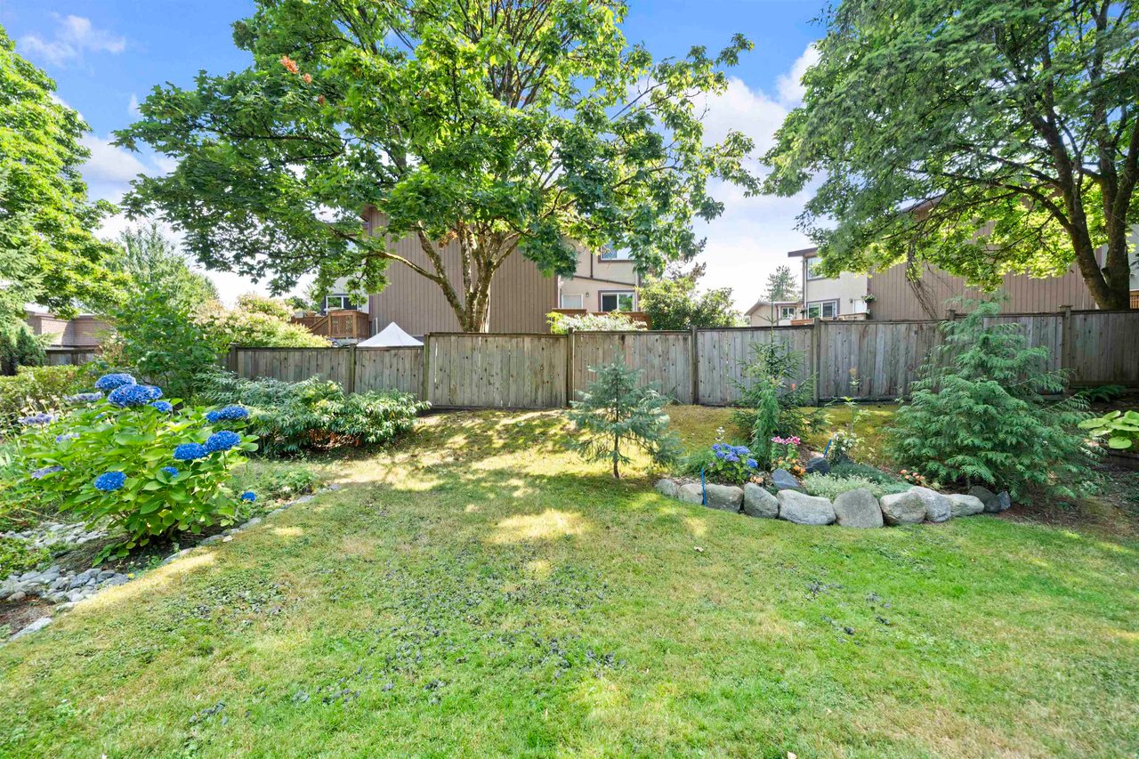 453 Carlsen Pl