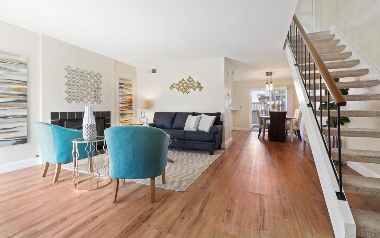 Walnut Creek Townhome in Contract