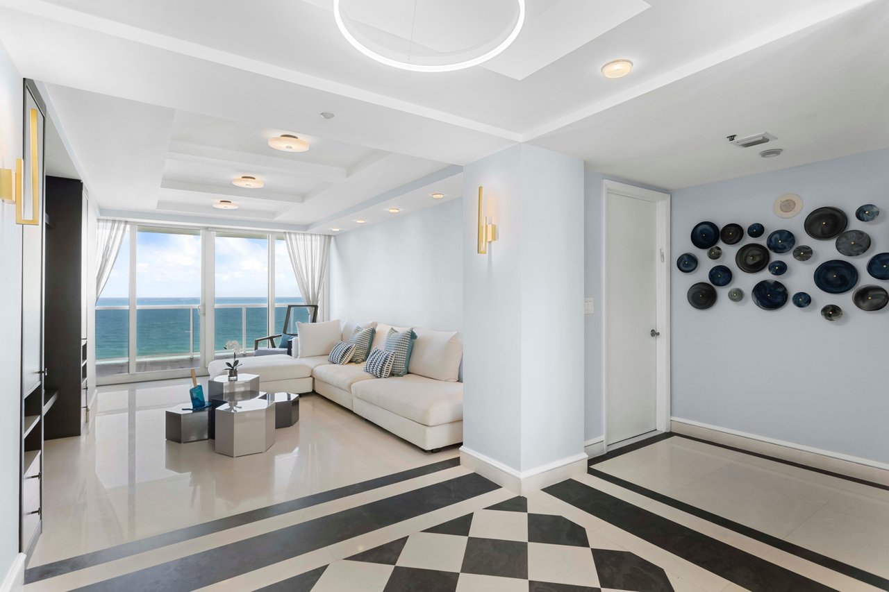 19111 Collins Ave Unit: 806