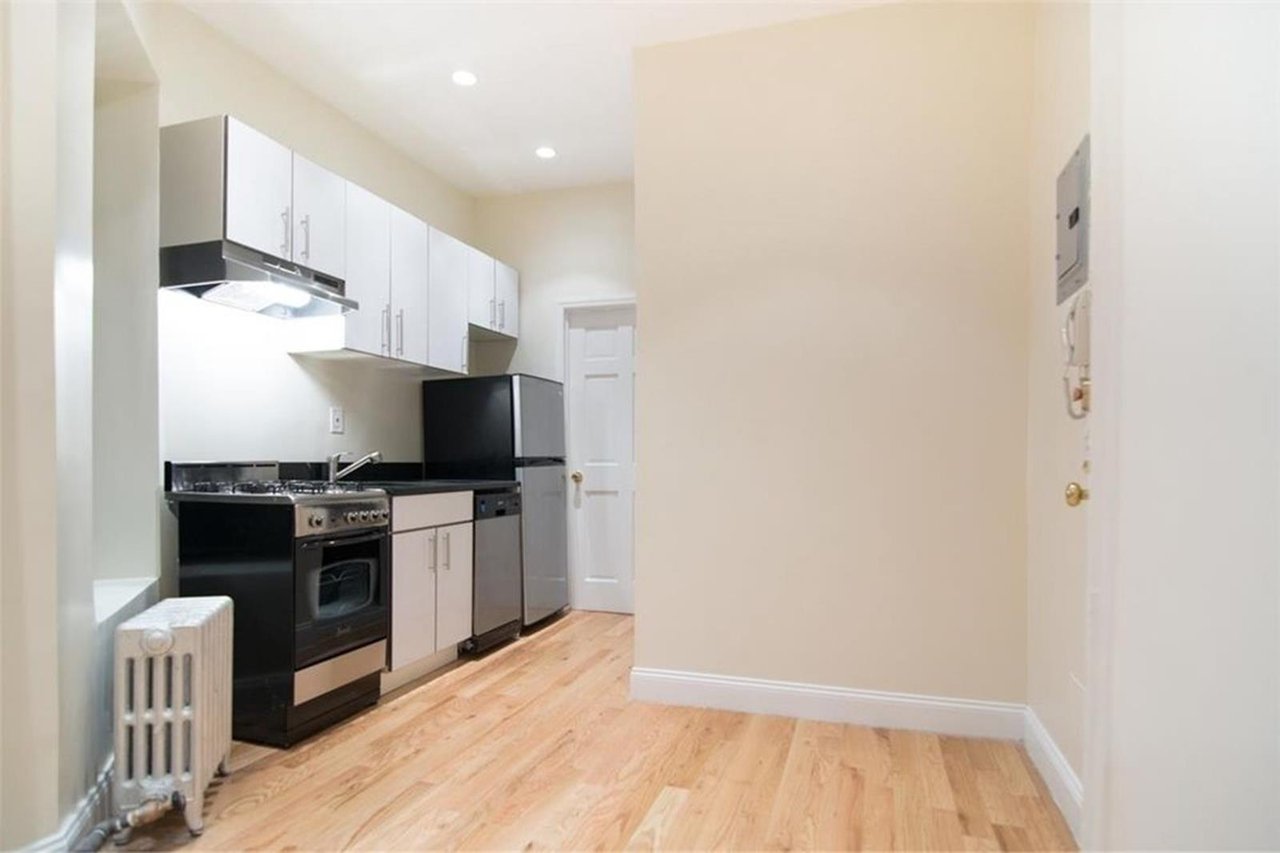 142 Sullivan Street, Apt 18