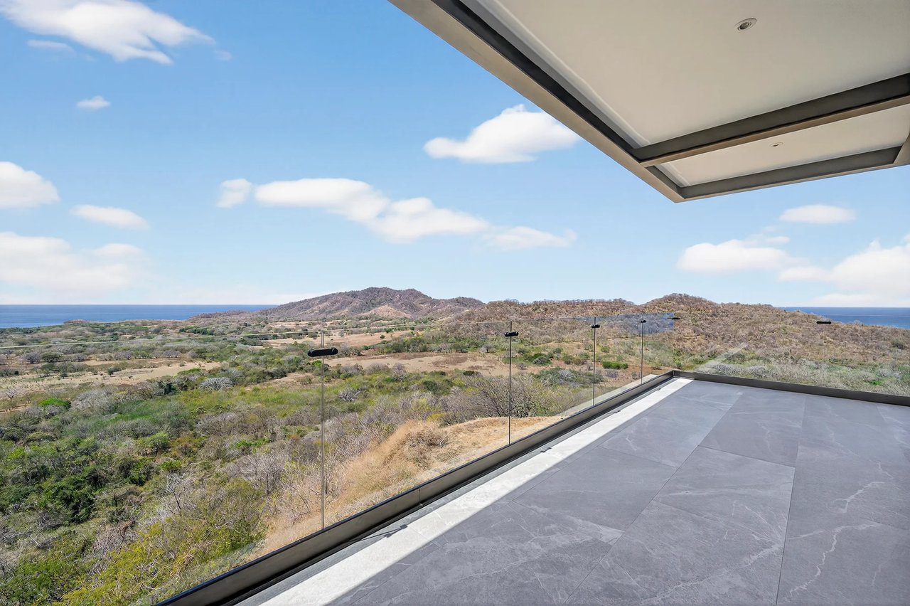 Luxury Infinity Pool Villa, Tamarindo, Guanacaste