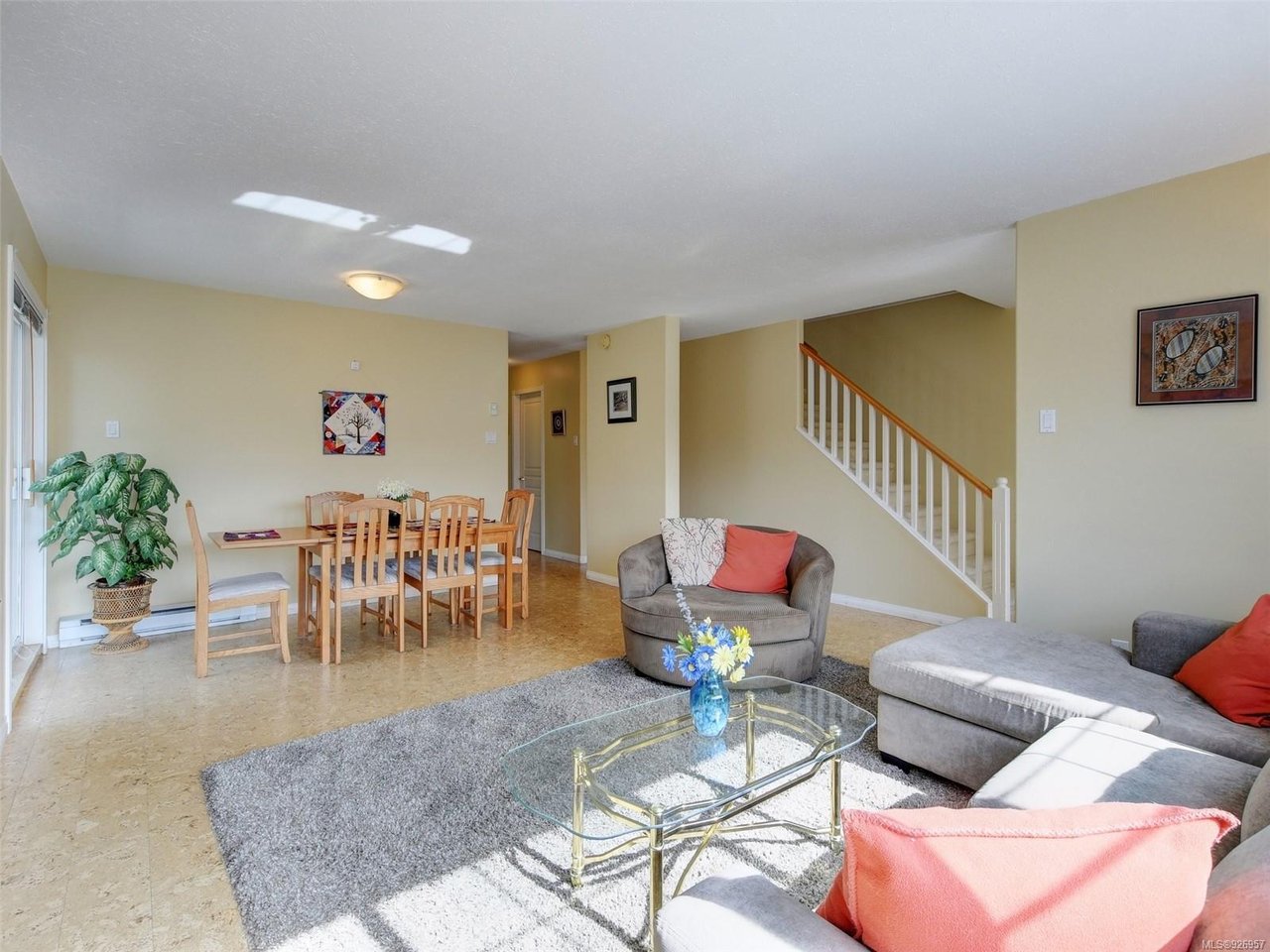 70-14 Erskine Ln