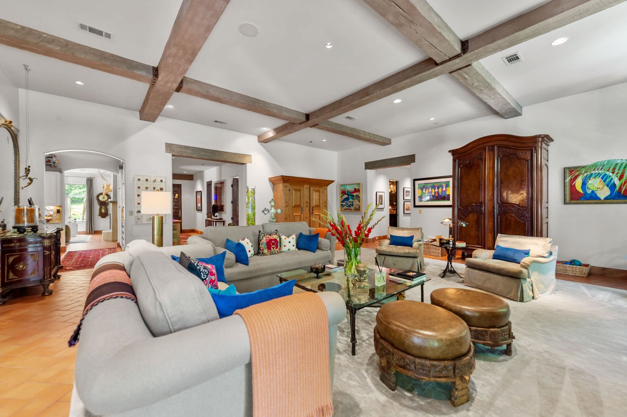 213 Crestwood Drive 