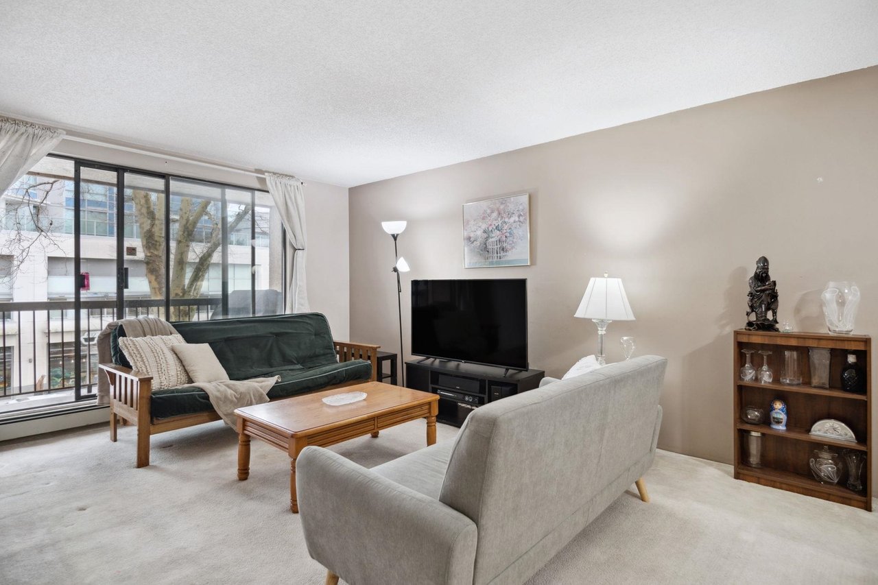 210-8400 Lansdowne Rd