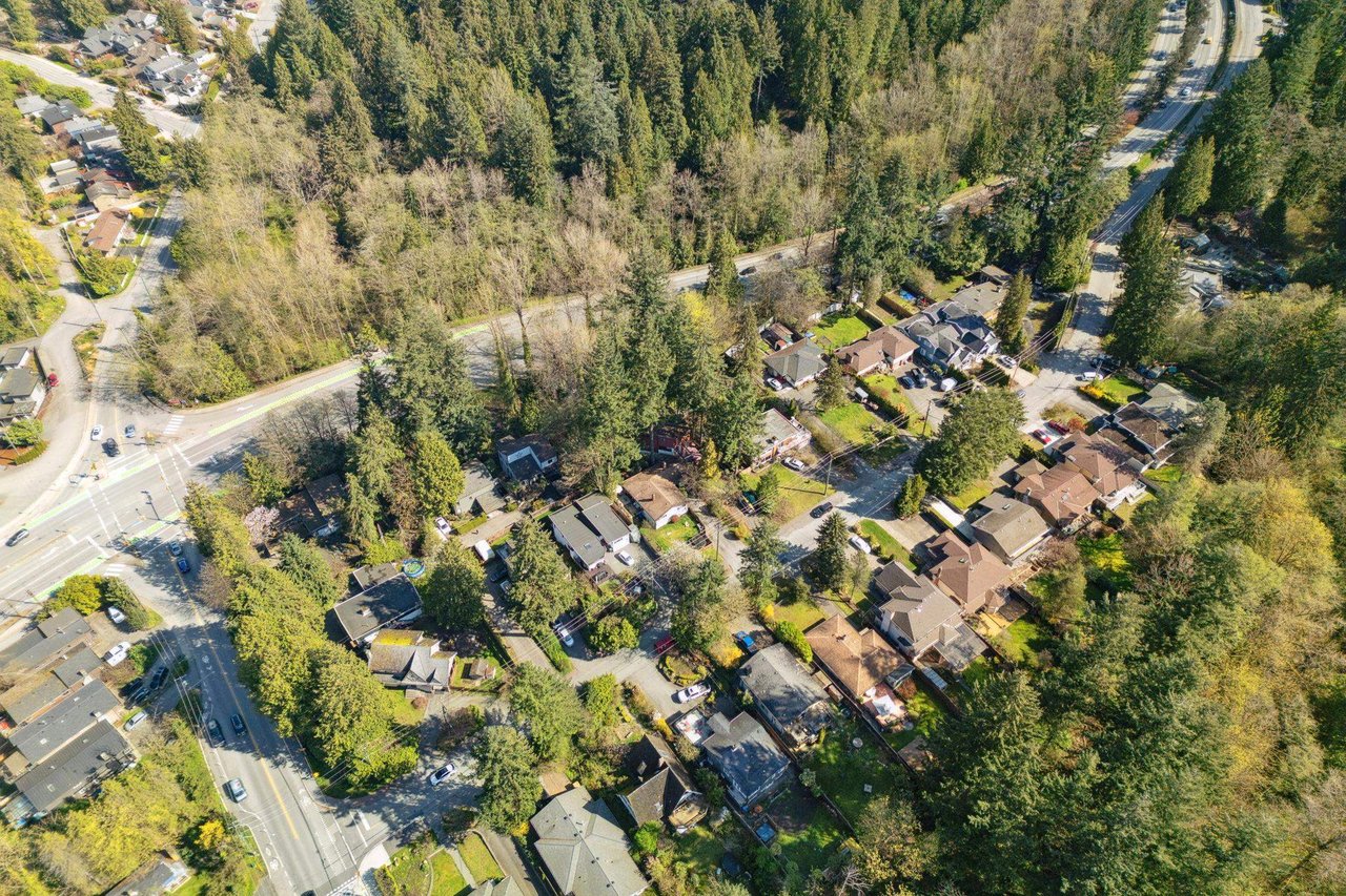 2240 Windridge Dr
