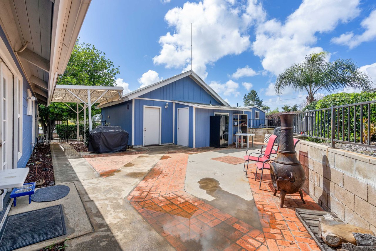 1002 Pepper Tree Ln