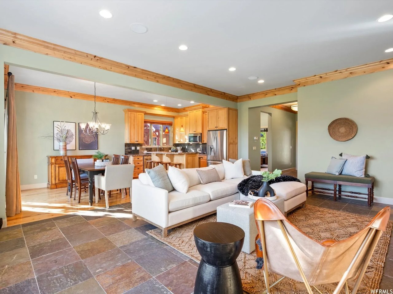 5823 E Elkhorn Dr