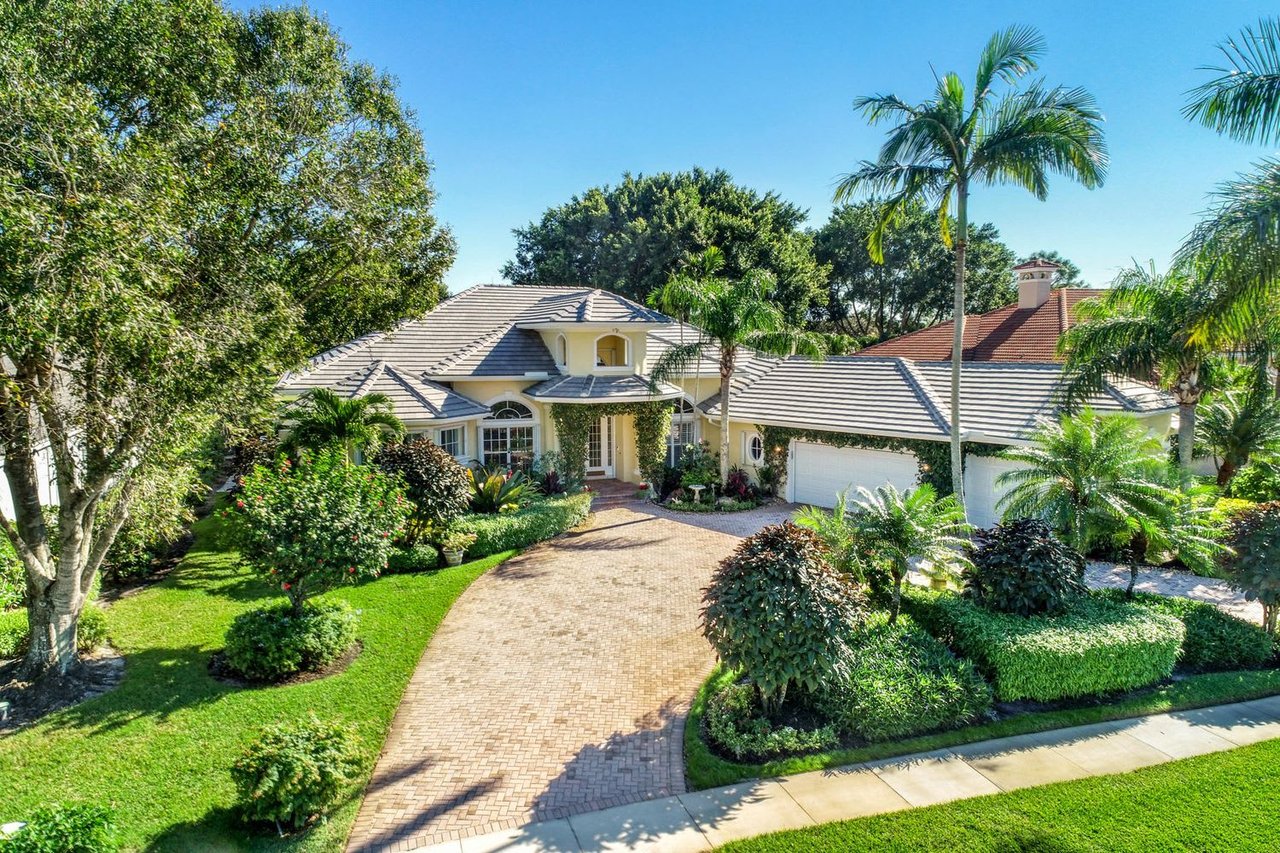 10141 Heronwood Ln