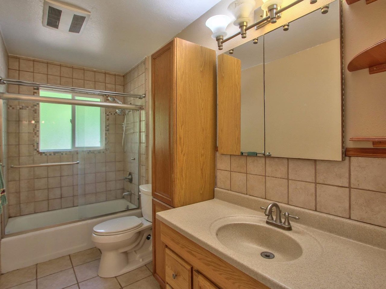 17230 Garlen Ln