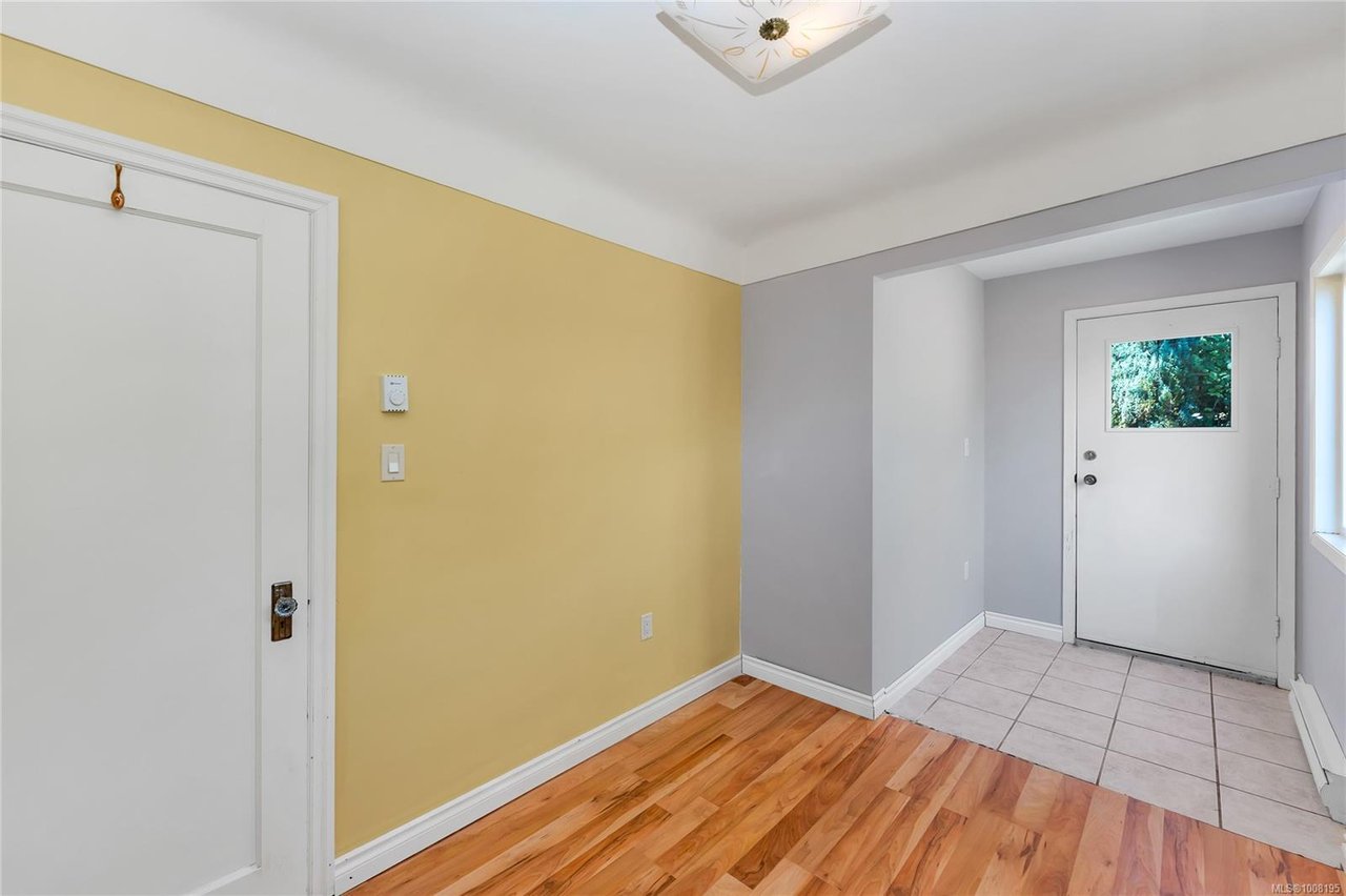 902 Forshaw Rd