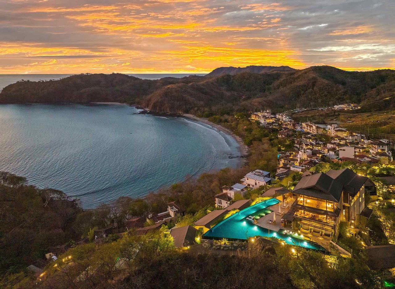 CASA CHAMELEON RESIDENCES AT LAS CATALINAS