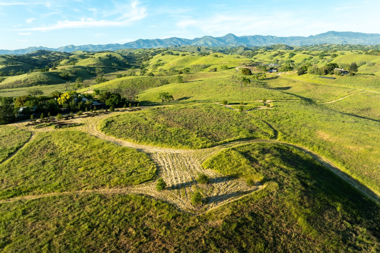 RARE LAND OPPORTUNITY IN LOS OLIVOS