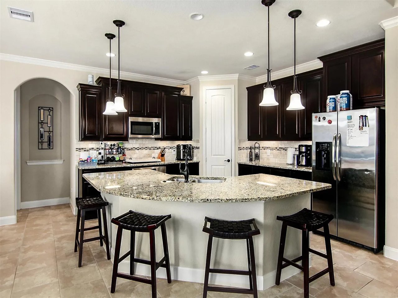 284 W Creek Dr