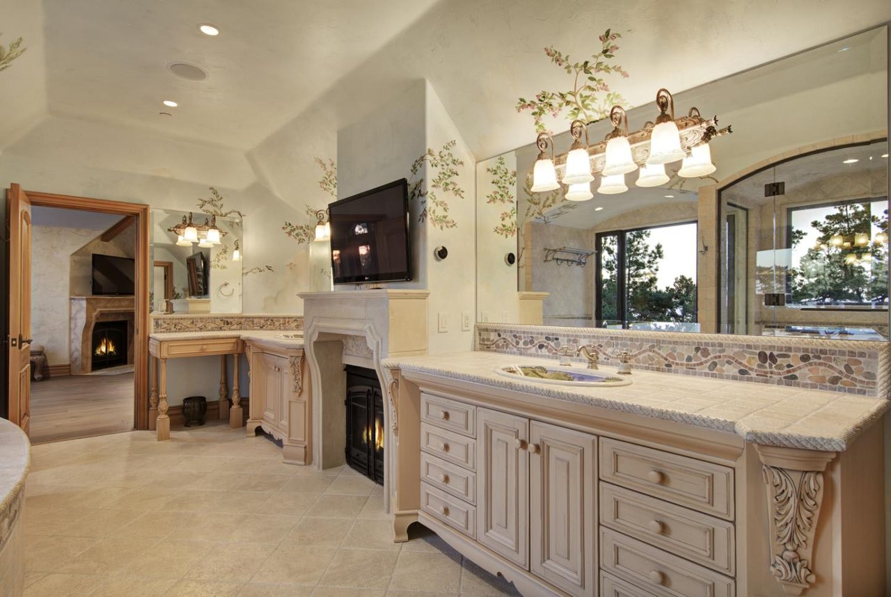 3108 Flavin LN