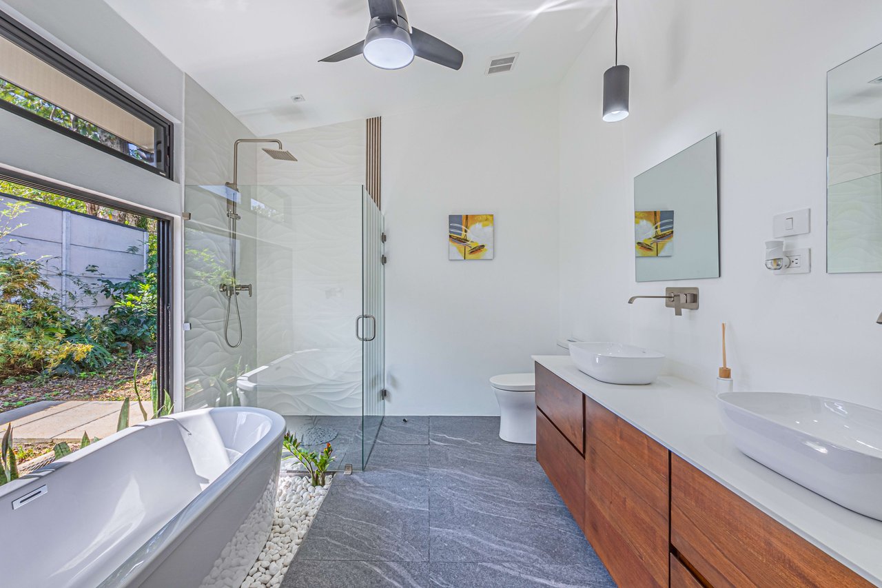 Stylish 3 bed, 3 bath Brand New  Villa in Uvita. 