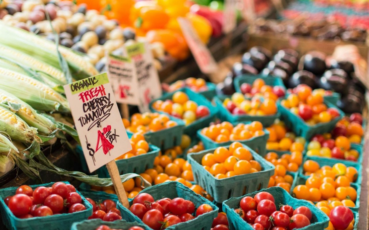 Experience Freshness at the Hood River Farmers Market: An Oregon Gem